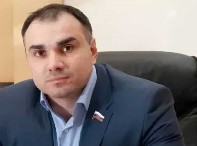 Владимир Гукасов — экс-зампред Заксобрания Кировской области устроил избиение женщины на дороге