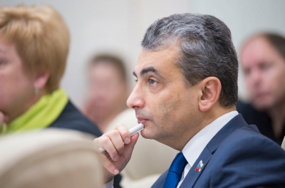 Льва Шлосберга приговорили 420 часам обязательных работ