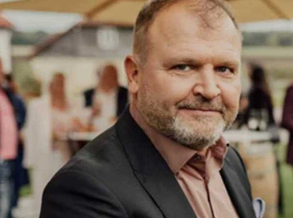 Миллионы, Porsche и разбитые мечты: банкир Филь использует женщин в своих интересах
