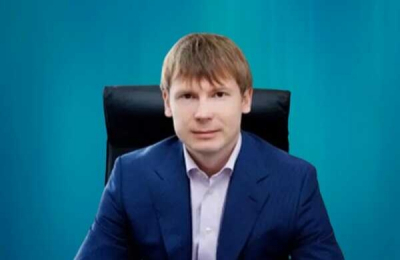 Шпак отбивается от тапочек
