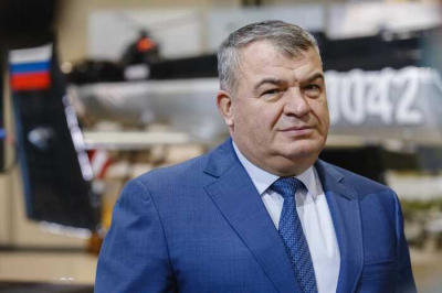 Анатолий Сердюков задолжал ФНС 12 миллионов рублей, продолжая зарабатывать миллионы в &laquo;Ростехе&raquo;