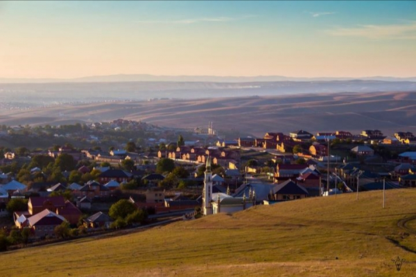 Село Сурхахи, больница-призрак и губернатор Калиматов: почему жители Ингушетии молятся на Бастрыкина