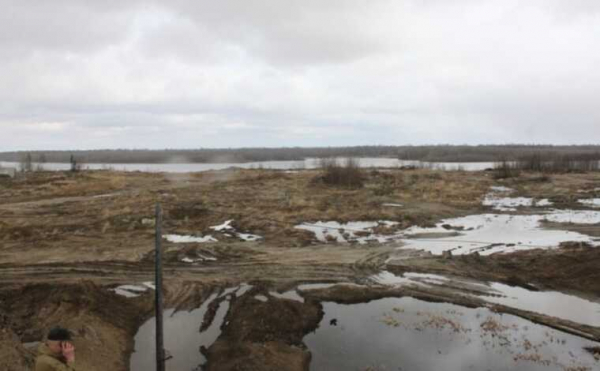 Токсичное наследие ТНК-ВР всплыло на берегах Оби у Нижневартовска: Депнедра ХМАО забыли о рекультивации на 6 лет