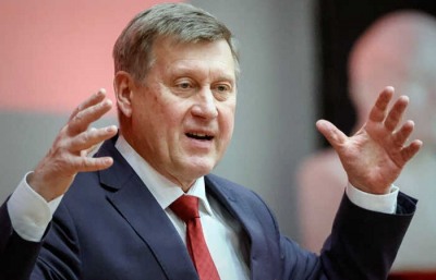 Снежные развалы Локтя: в Новосибирске назревает скандал с уголовным душком