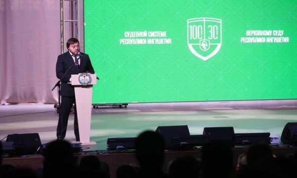 Под &laquo;крылом&raquo; Чайки