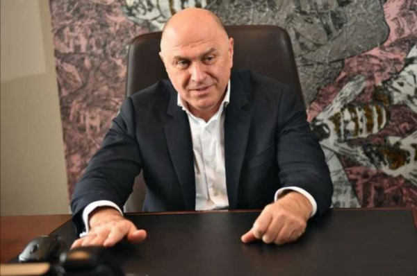 Ентц пошёл по Белаю: кому выгодно фейк-банкротство "СПБ Биржи"?
