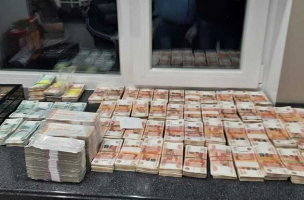 У крыши хакеров из ФСБ отобрали Лексус, Мерседесы и Ягуар