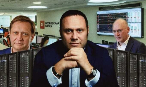 Когда территории мало: Филипп Генс и Игорь Боровиков играют в "монополию"