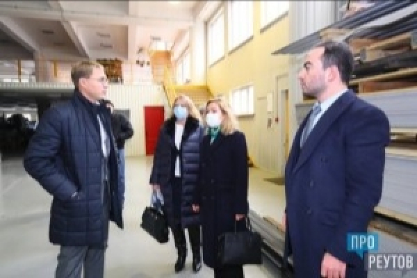 Клан Сусанянов рвется во власть через гуманитарные поставки от &laquo;Единой России&raquo;
