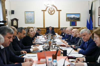 Амиров Н.К. принял чемодан и продолжил дело посаженного Хусруева М.А