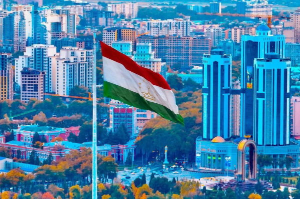 Рейдер с дипломом Небраски: почему Джеймс Адамсон из Портленда помогал Азимову выкачивать деньги из госбанков РФ